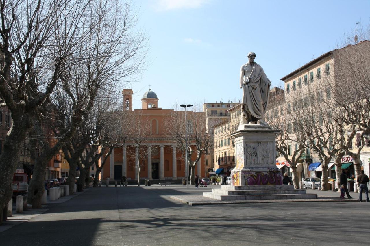 H33 Boutique Apartment In Livorno Centro Luaran gambar
