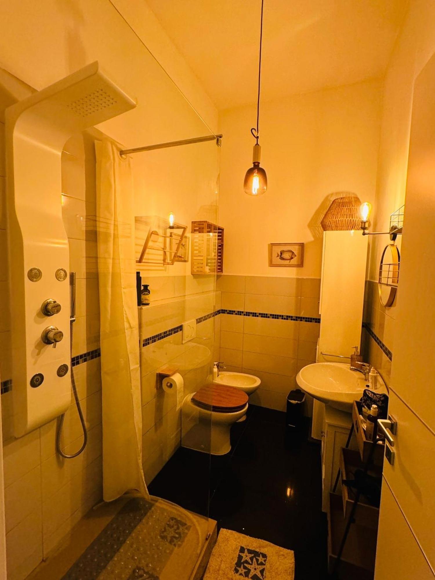 H33 Boutique Apartment In Livorno Centro Luaran gambar